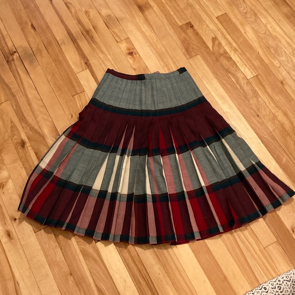 Pleated wool midi skirt